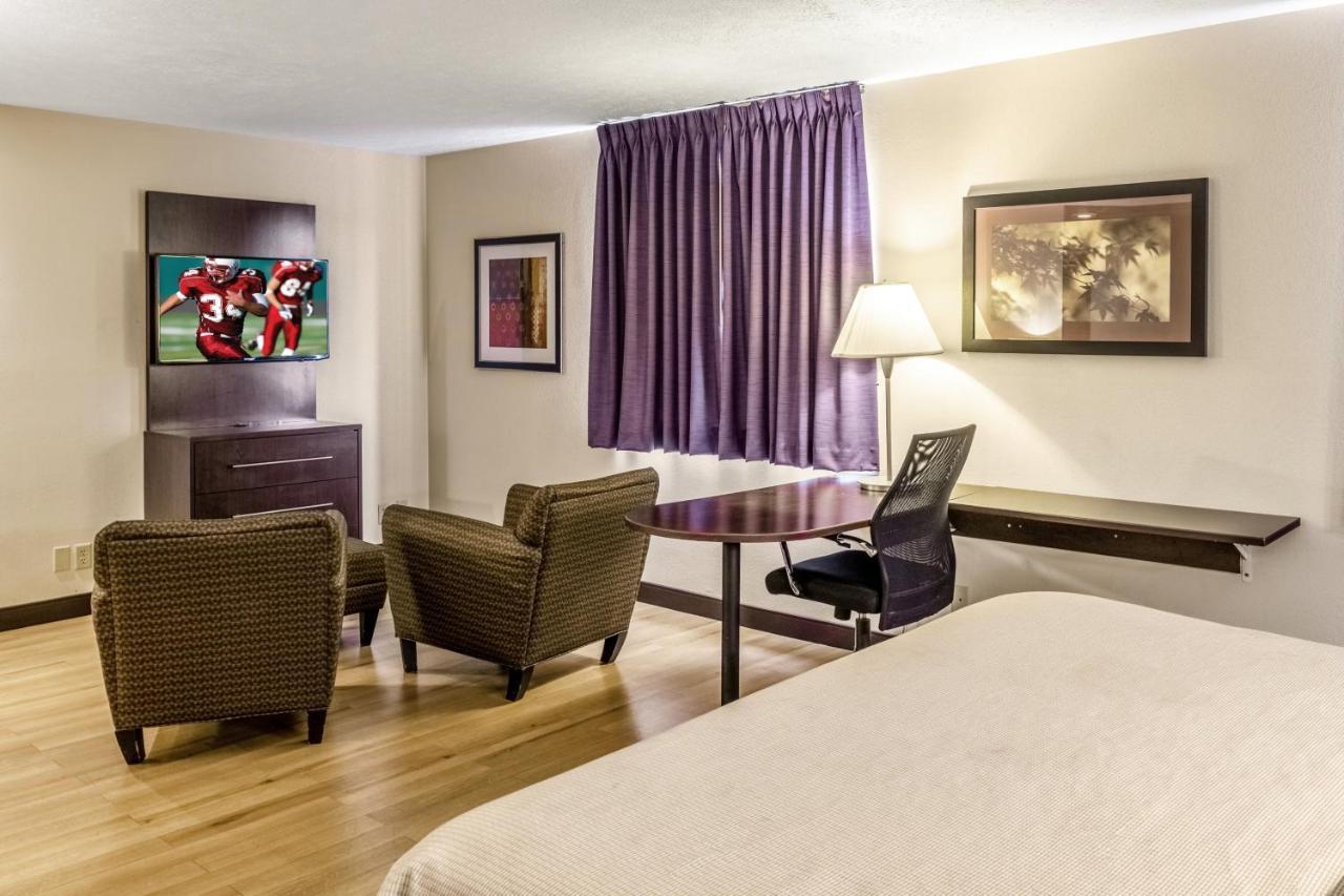 Red Roof Inn Columbus - Taylorsville Extérieur photo