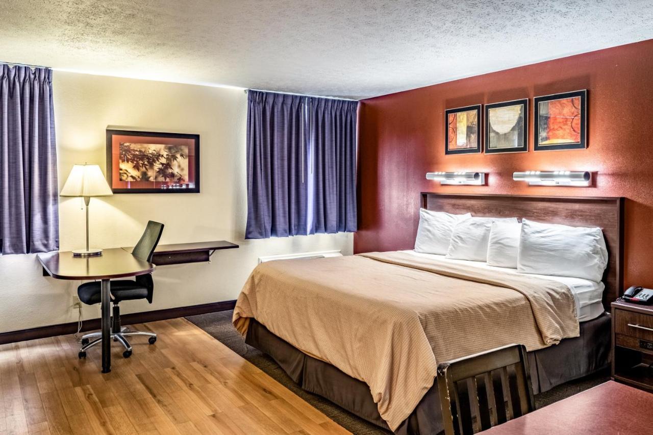 Red Roof Inn Columbus - Taylorsville Extérieur photo