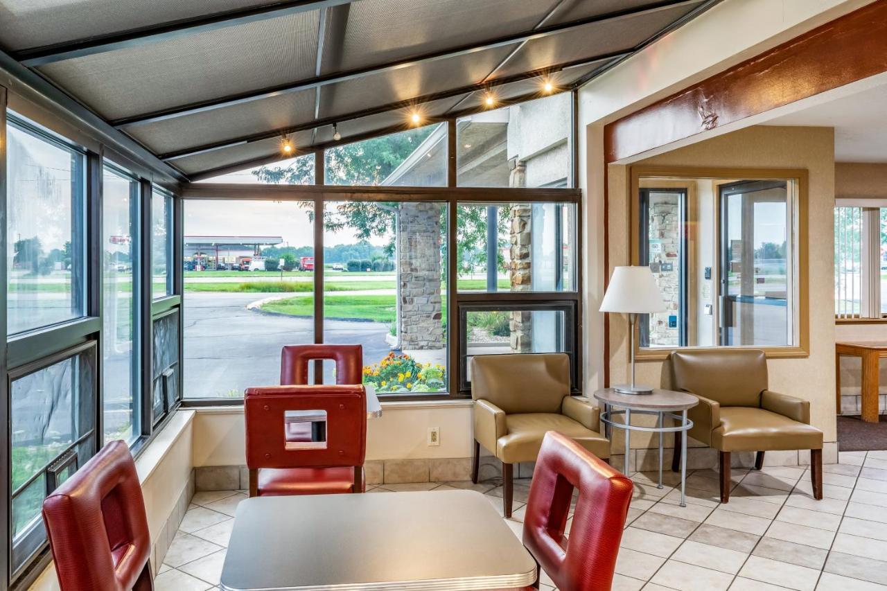 Red Roof Inn Columbus - Taylorsville Extérieur photo