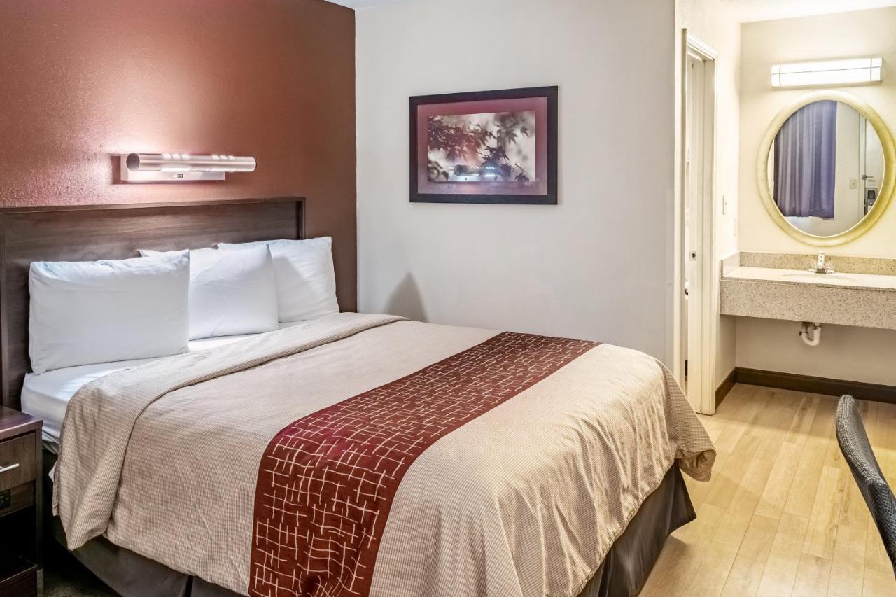 Red Roof Inn Columbus - Taylorsville Extérieur photo