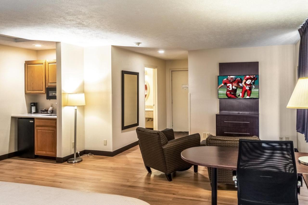 Red Roof Inn Columbus - Taylorsville Extérieur photo