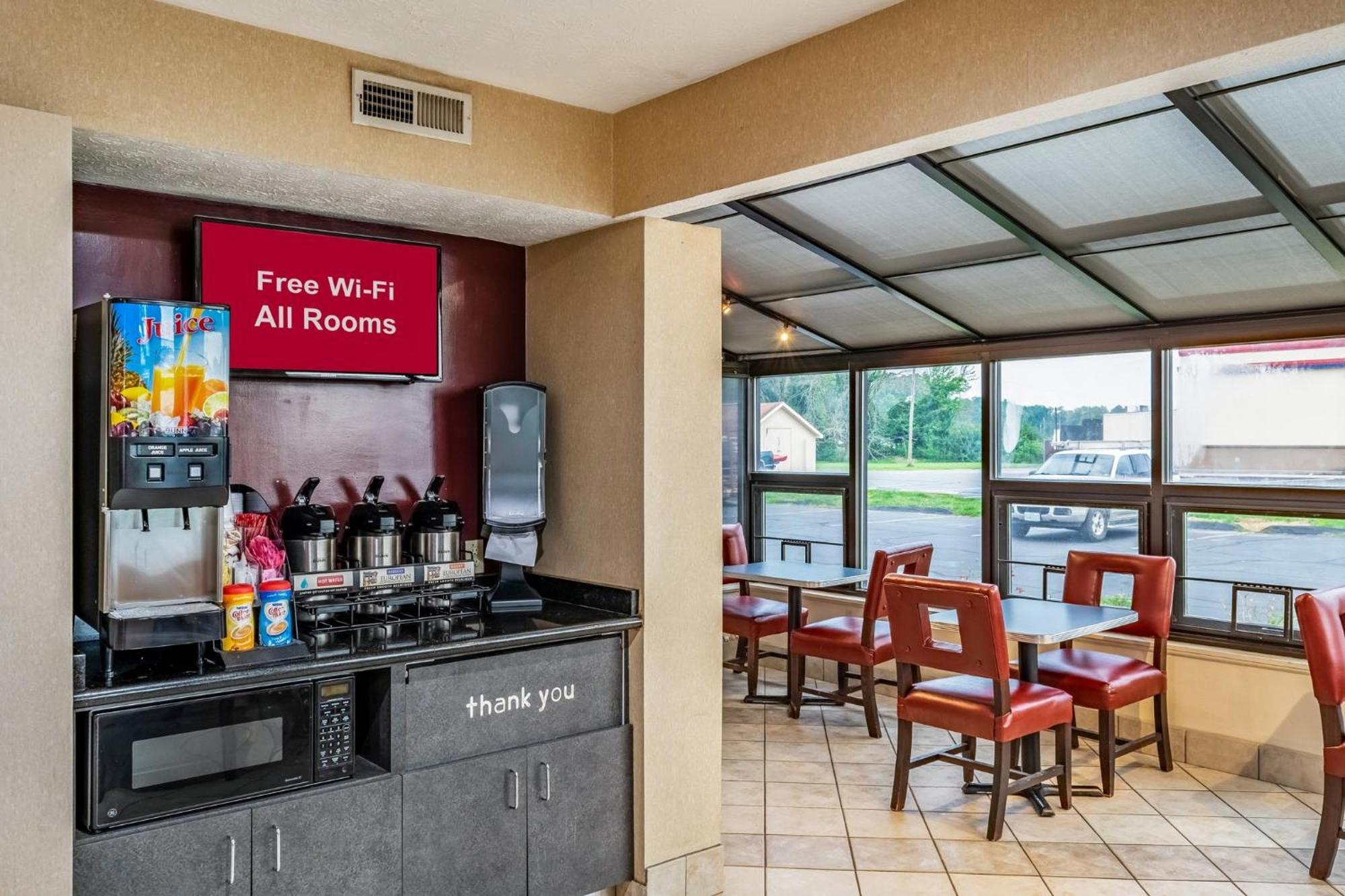 Red Roof Inn Columbus - Taylorsville Extérieur photo
