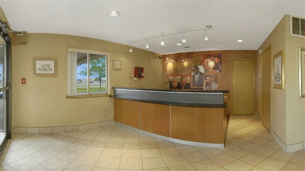 Red Roof Inn Columbus - Taylorsville Extérieur photo