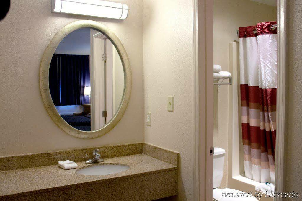 Red Roof Inn Columbus - Taylorsville Extérieur photo